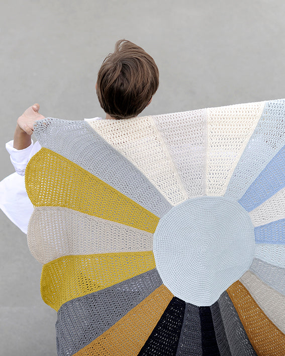 Bellis Blanket