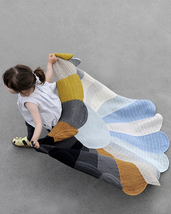 Bellis Blanket