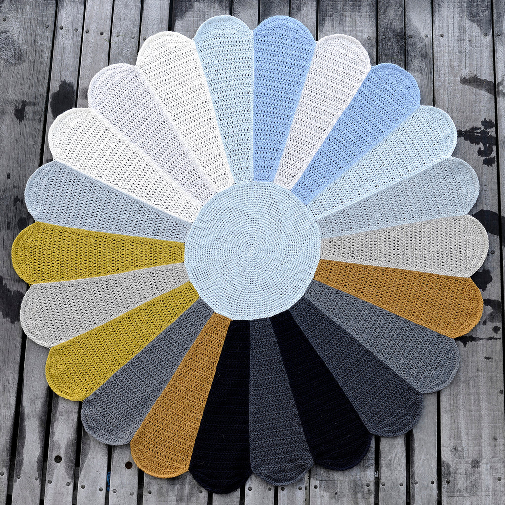 Bellis Blanket