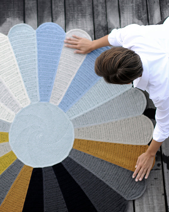 Bellis Blanket